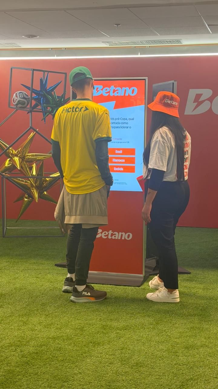 Totem touch screen interativo em evento no Alphaville e Barueri